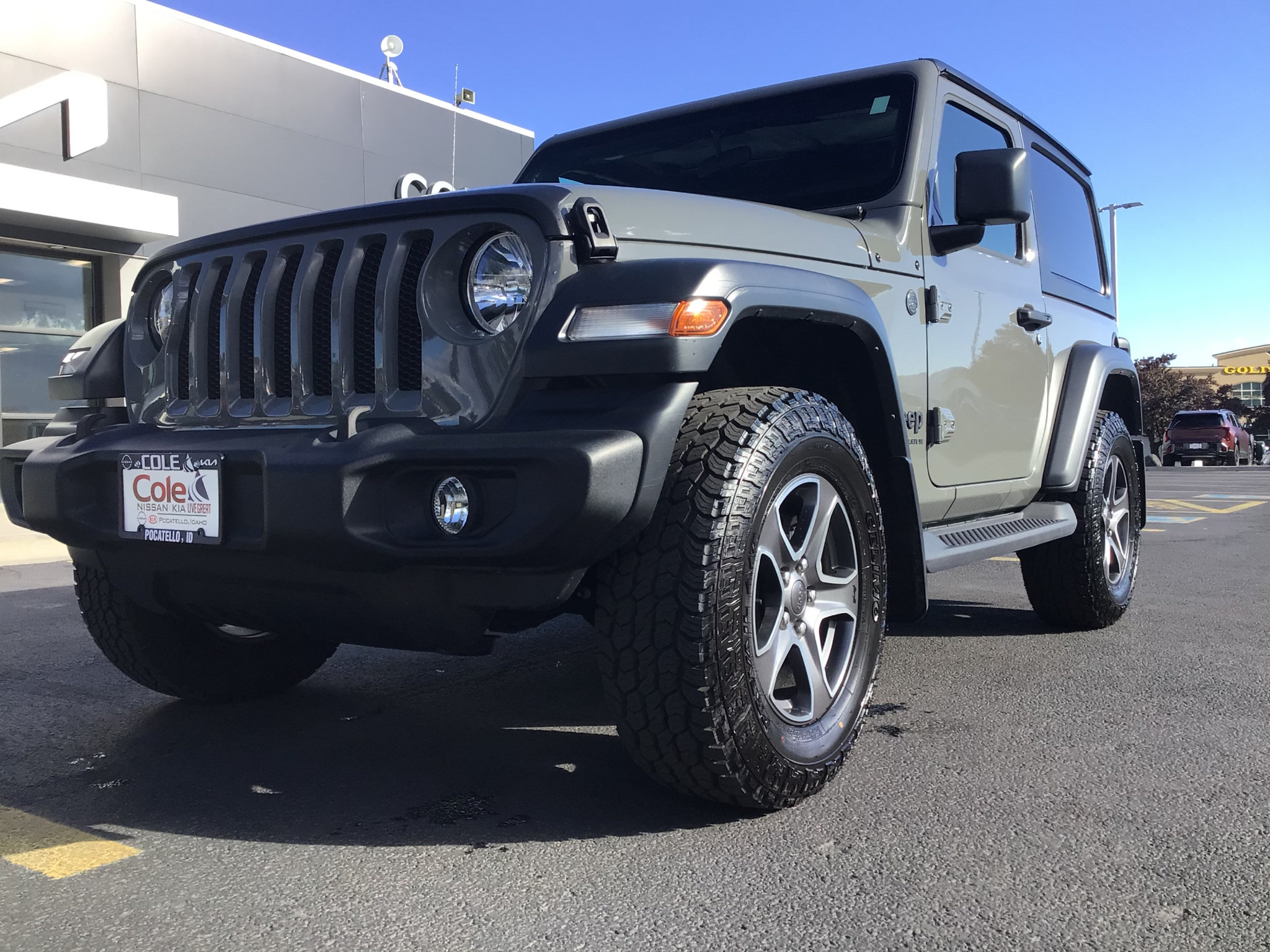Used 2023 Jeep Wrangler Sport AWD/4WD image 2