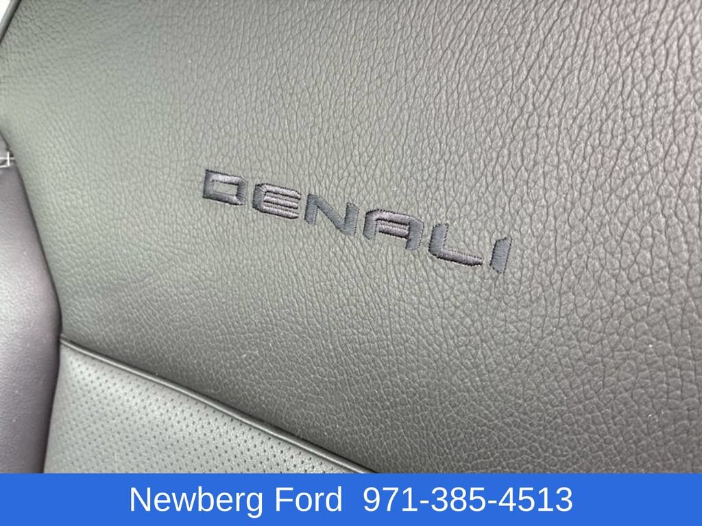 Used 2024 GMC Yukon XL Denali w/ Advanced Technology Package AWD/4WD image 27
