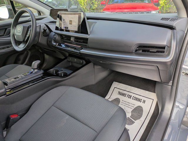 Used 2025 Toyota Prius LE image 25