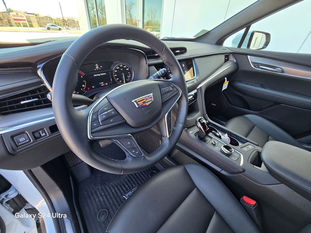 New 2026 Cadillac XT5 Luxury w/ LPO, Bronce Accent Package image 12