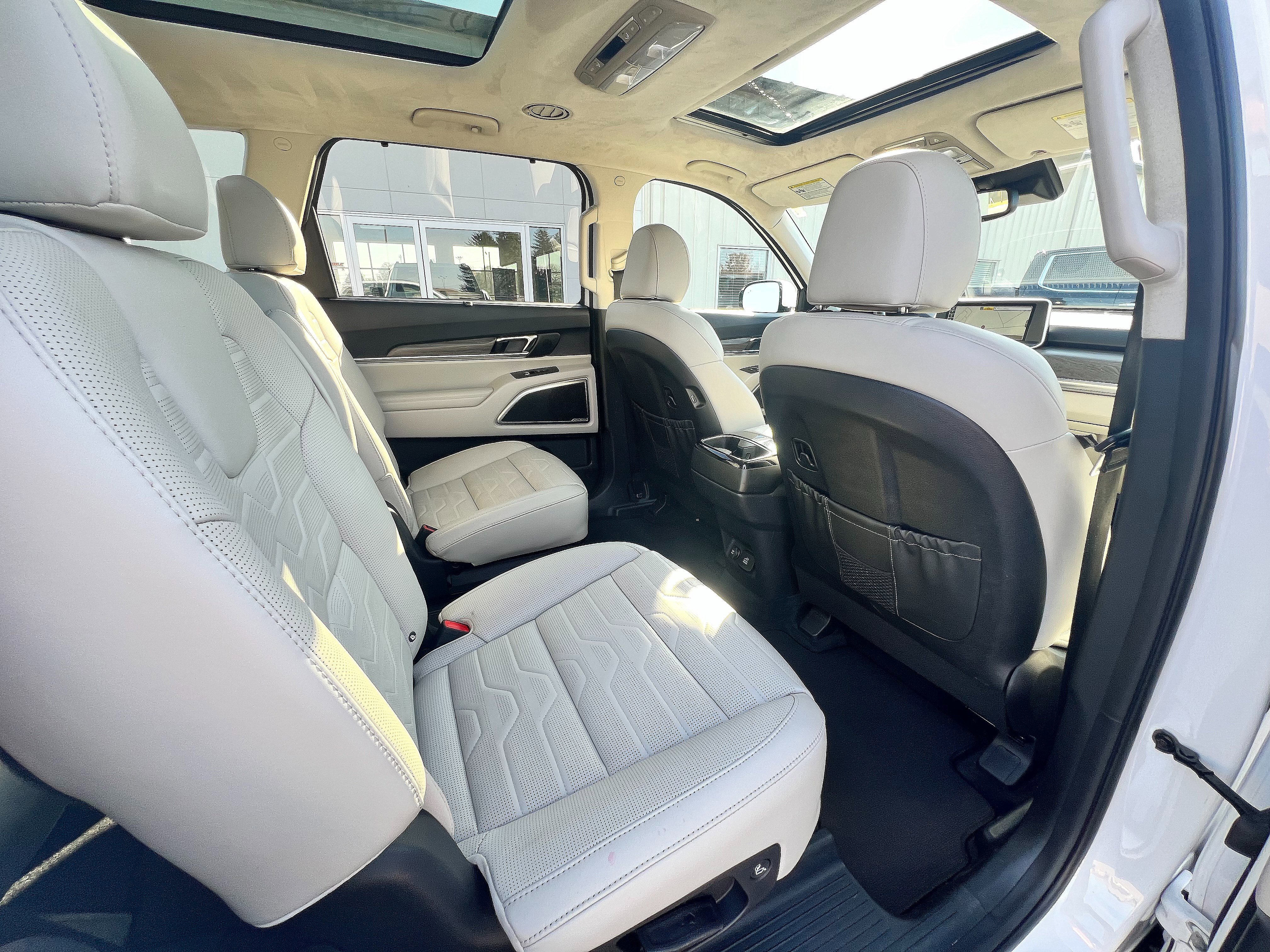 Used 2020 Kia Telluride SX w/ SX Prestige Package image 31