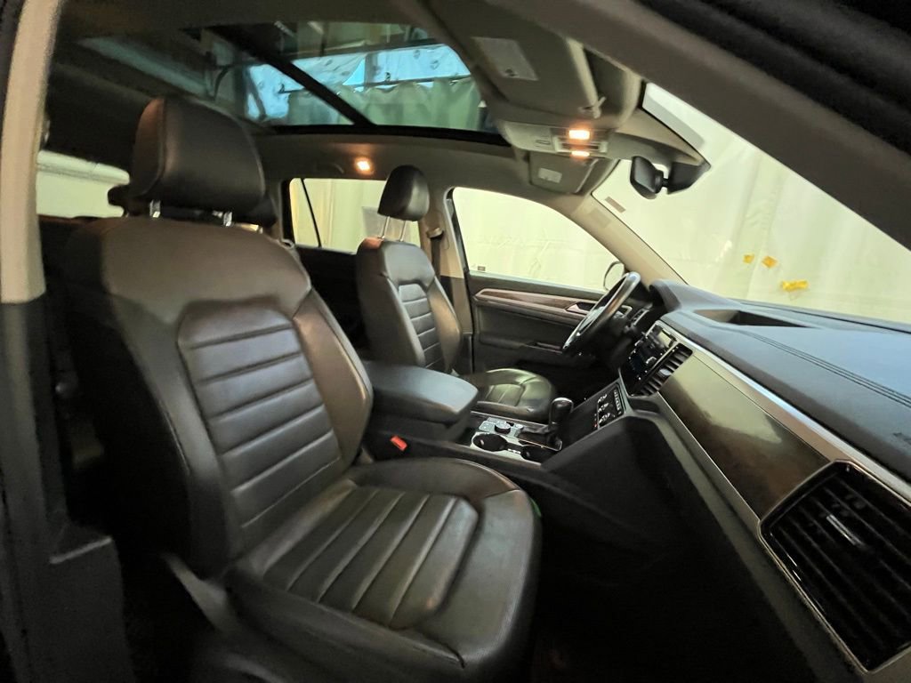 Used 2019 Volkswagen Atlas SEL Premium image 12