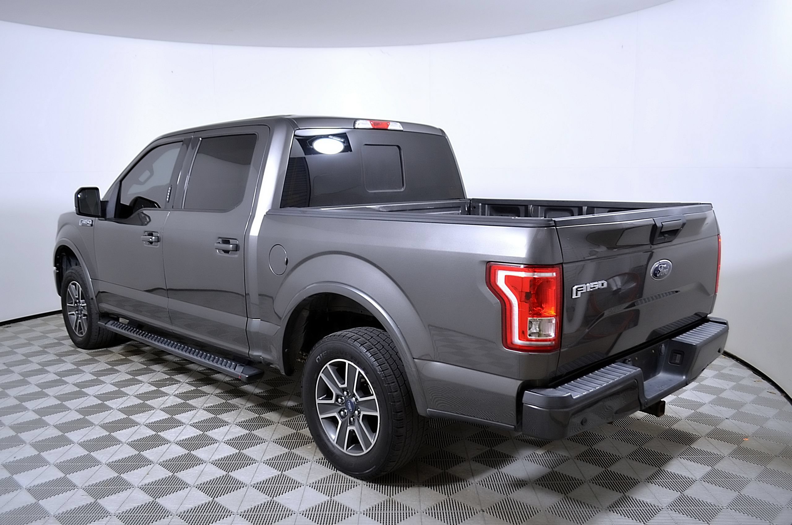 Used 2016 Ford F150 XLT w/ Equipment Group 302A Luxury RWD image 9