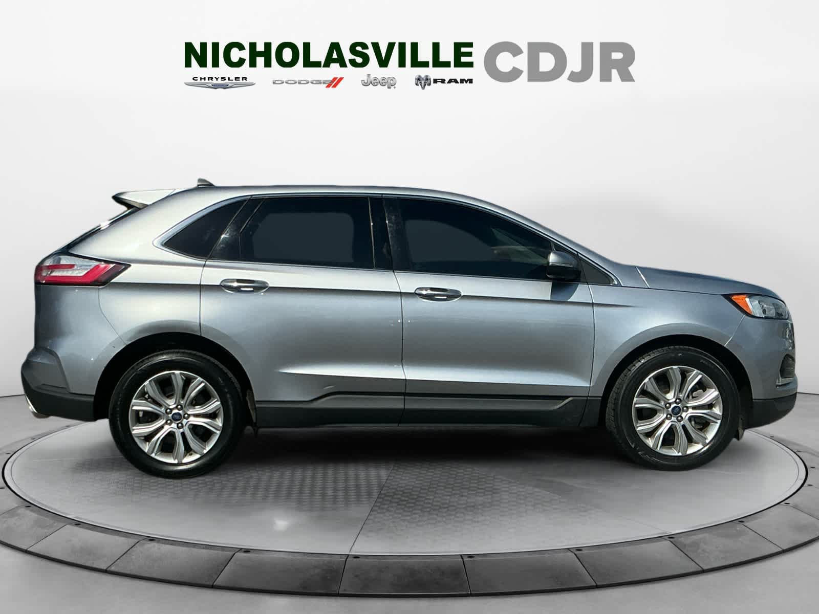 Used 2022 Ford Edge Titanium AWD/4WD image 6