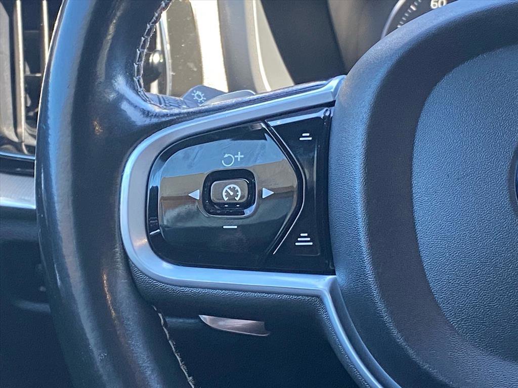 Used 2019 Volvo S60 T6 R-Design image 5