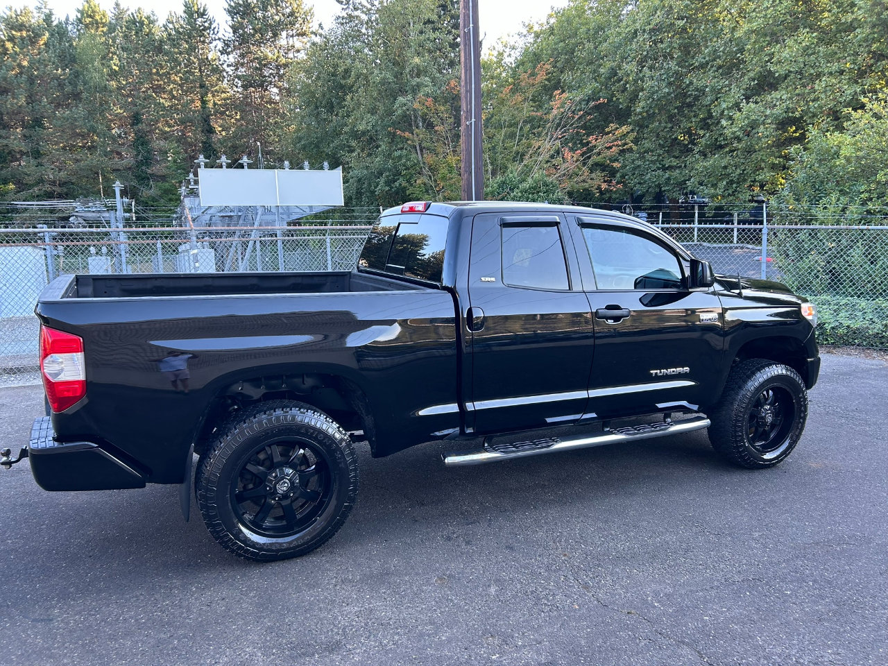 Used 2017 Toyota Tundra SR5 image 4