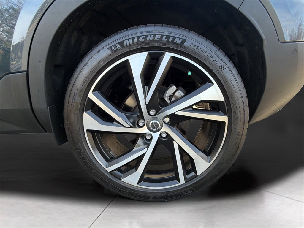 Used 2022 Volvo XC40 T5 R-Design w/ Advanced Package image 31