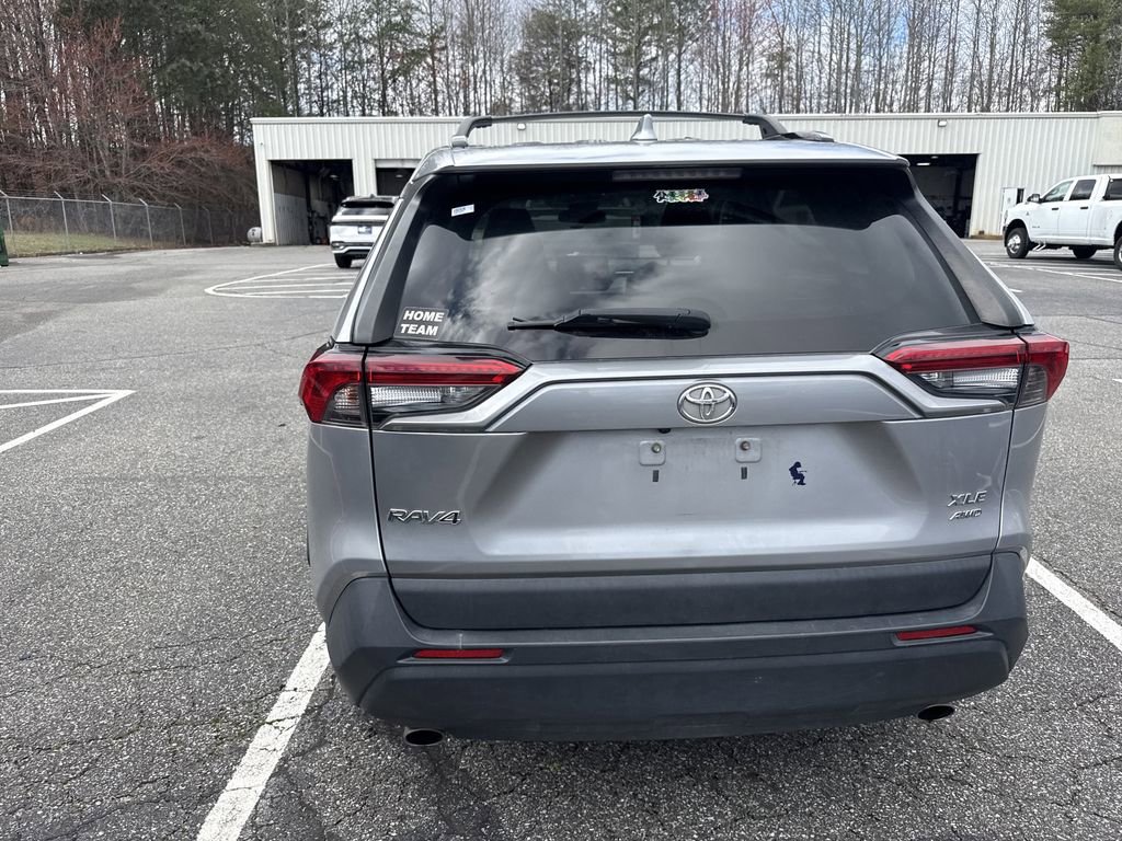 Used 2020 Toyota RAV4 XLE image 17