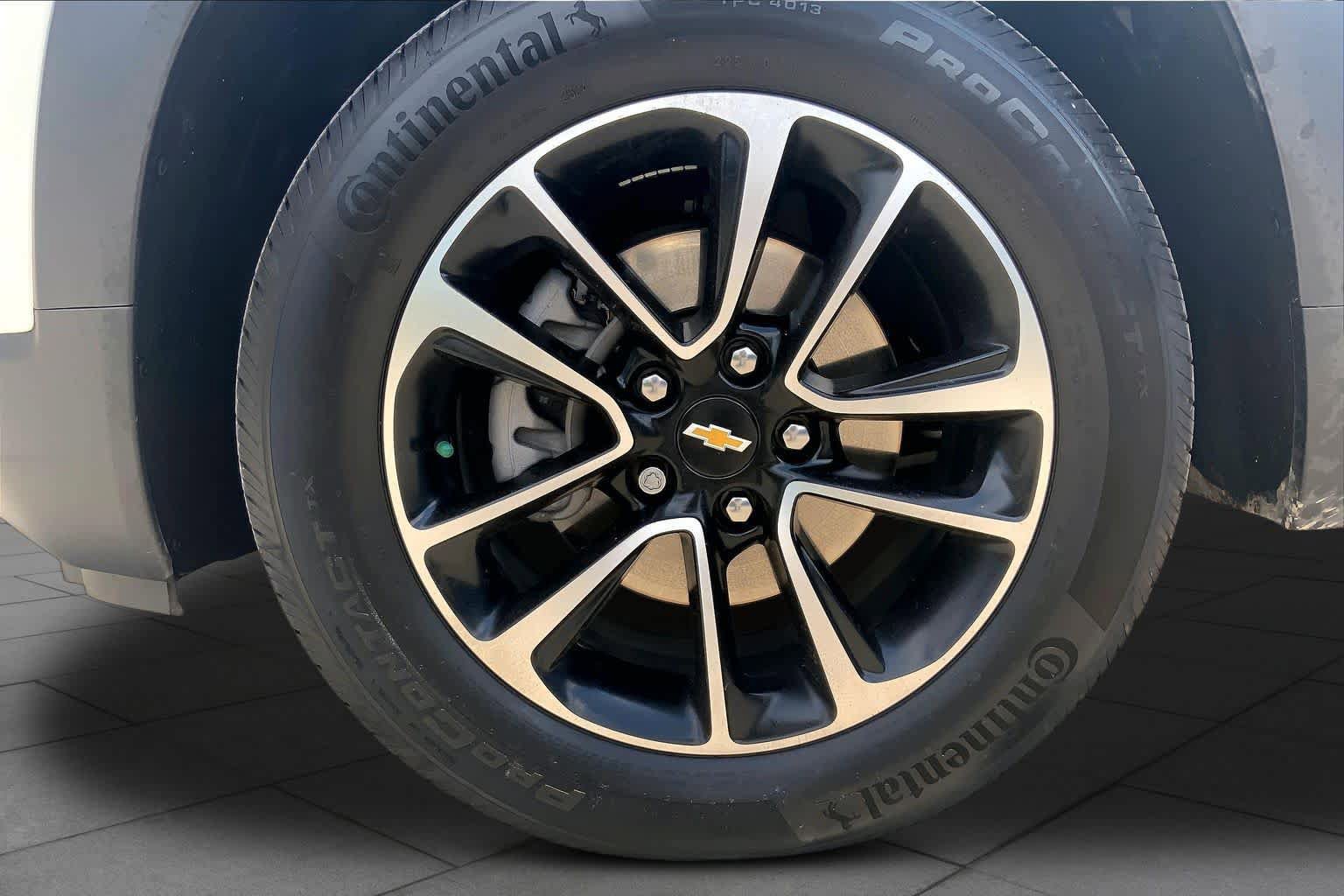 Used 2025 Chevrolet TrailBlazer LT w/ Convenience Package FWD image 11