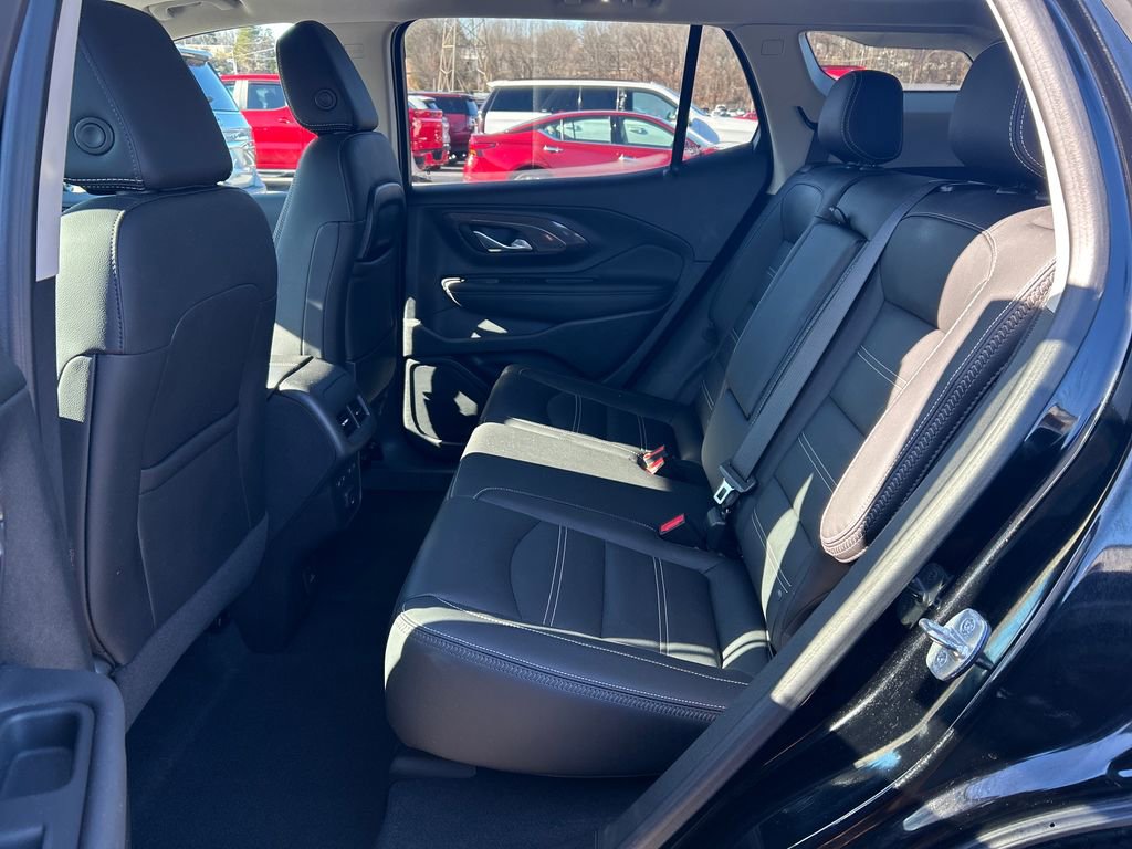 Used 2022 GMC Terrain Denali w/ Black Diamond Edition image 19