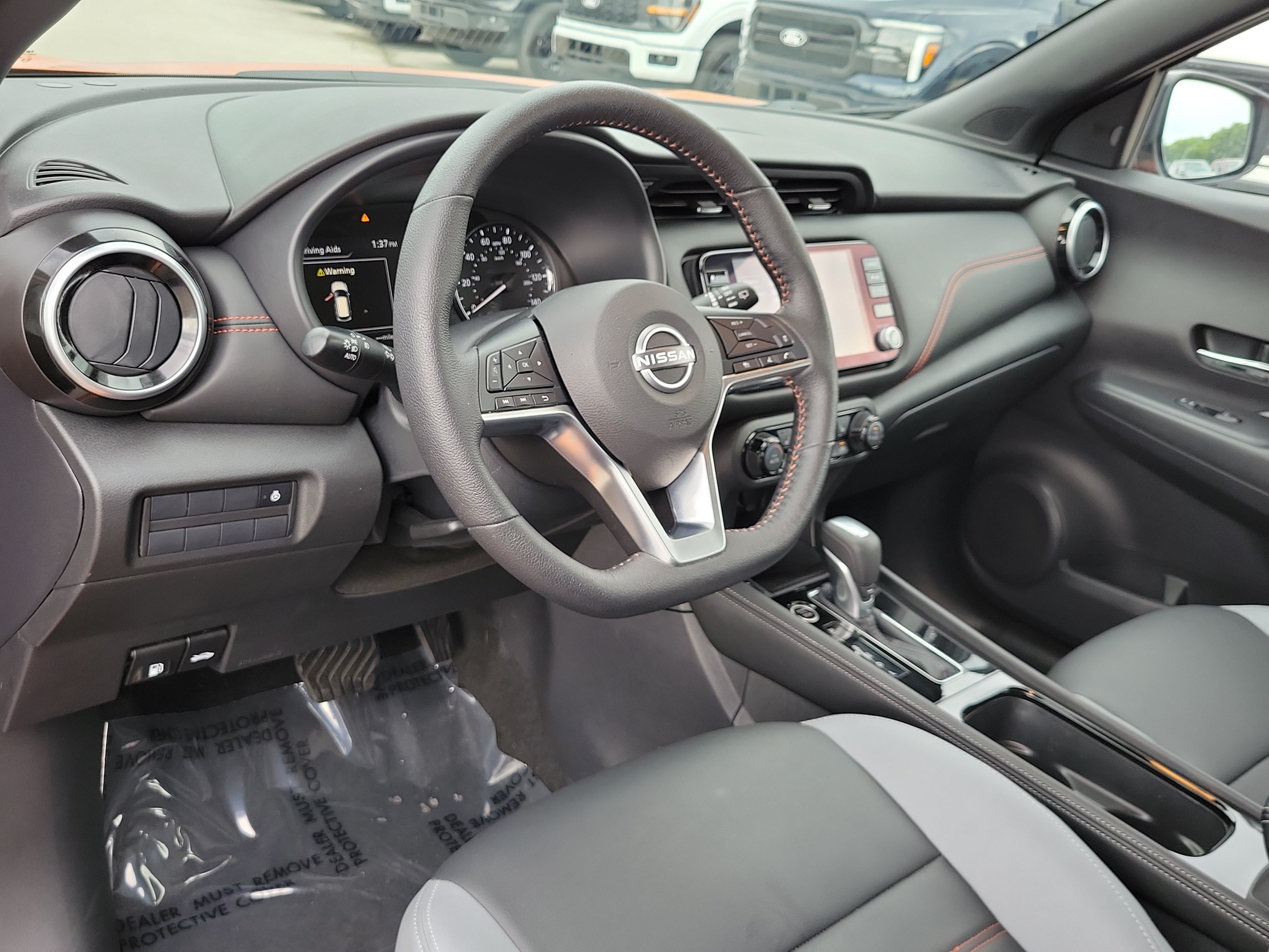 Used 2024 Nissan Kicks SR w/ SR Premium Package FWD image 7