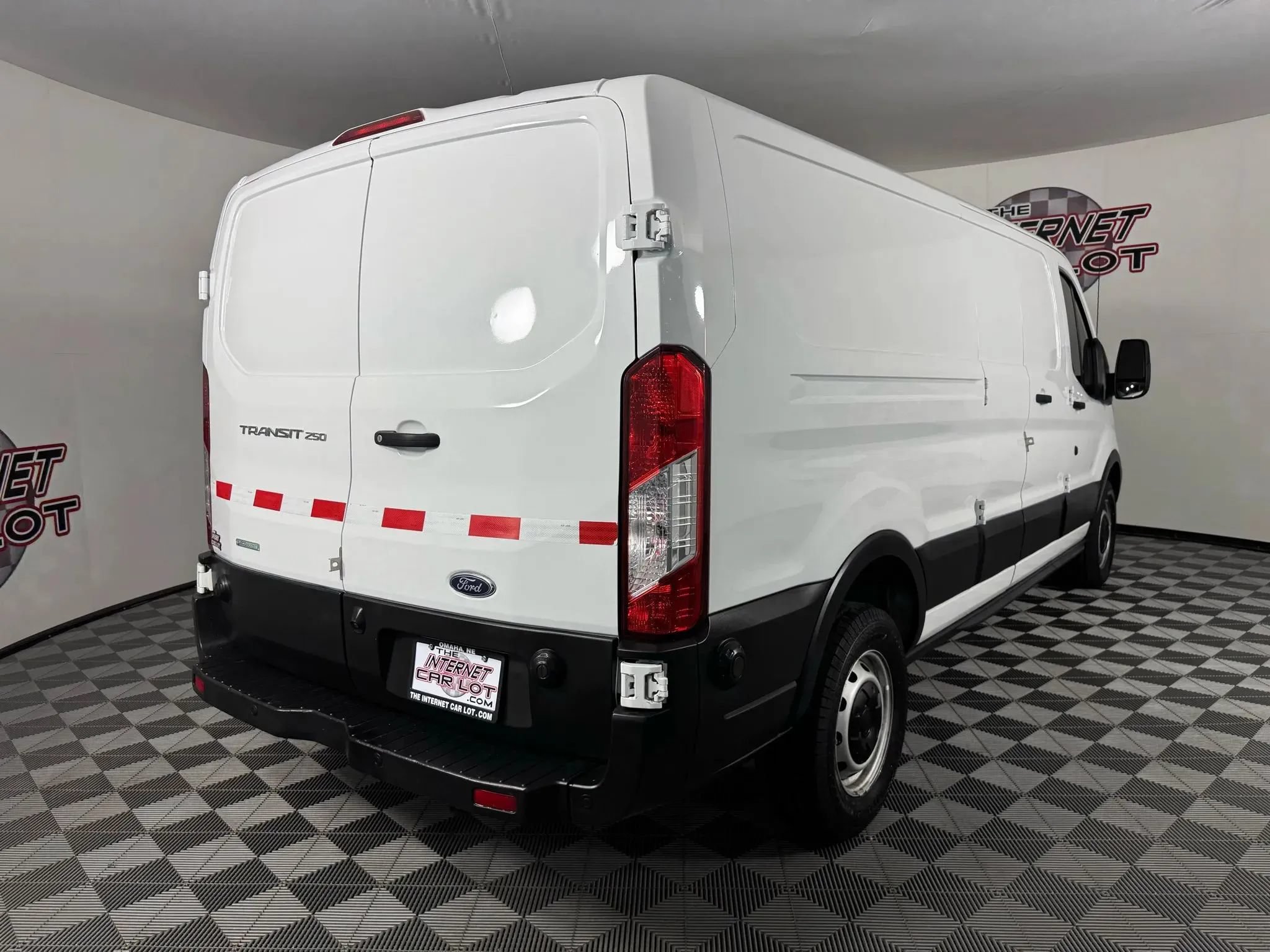 Used 2019 Ford Transit 250 148 Low Roof RWD image 7