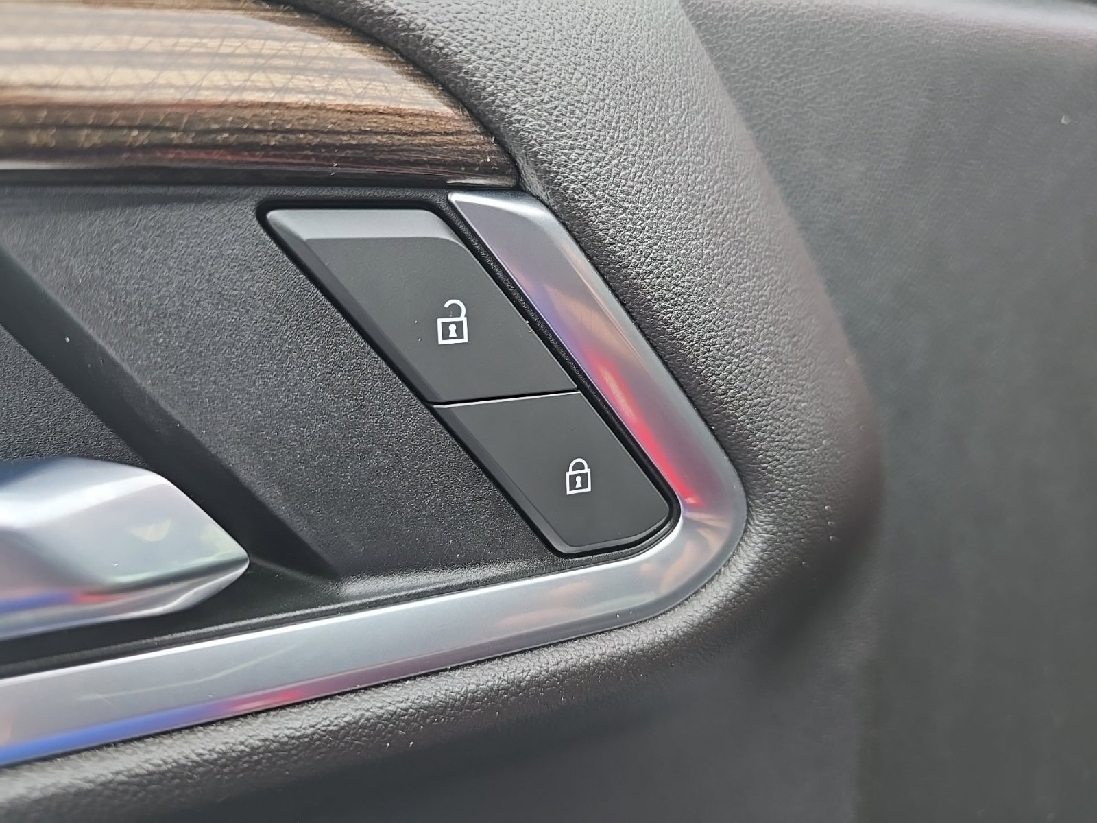 Used 2022 Chevrolet Silverado 1500 LT AWD/4WD image 9