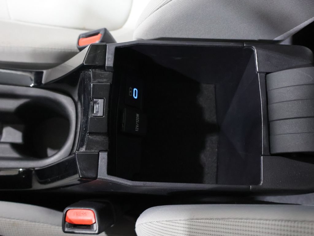 Used 2022 Toyota Corolla LE w/ Carpet Mat Package (TMS) FWD image 29