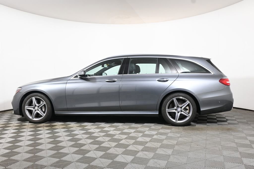 Used 2017 Mercedes-Benz E 400 4MATIC Wagon image 2