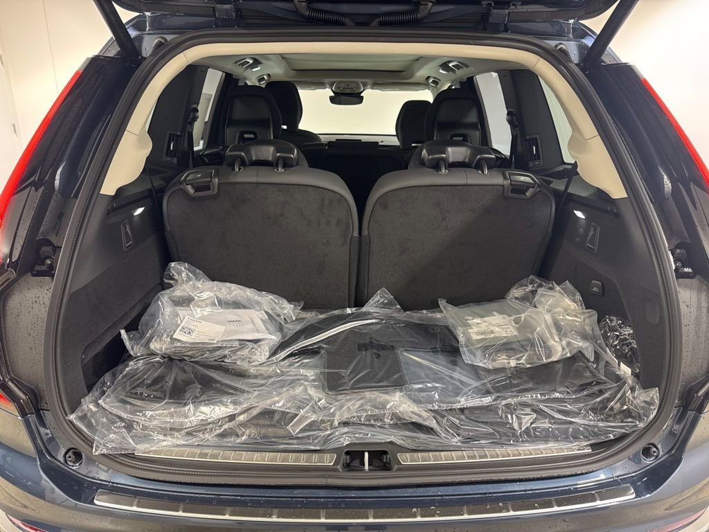 New 2026 Volvo XC90 T8 Plus w/ Protection Package Premier image 30