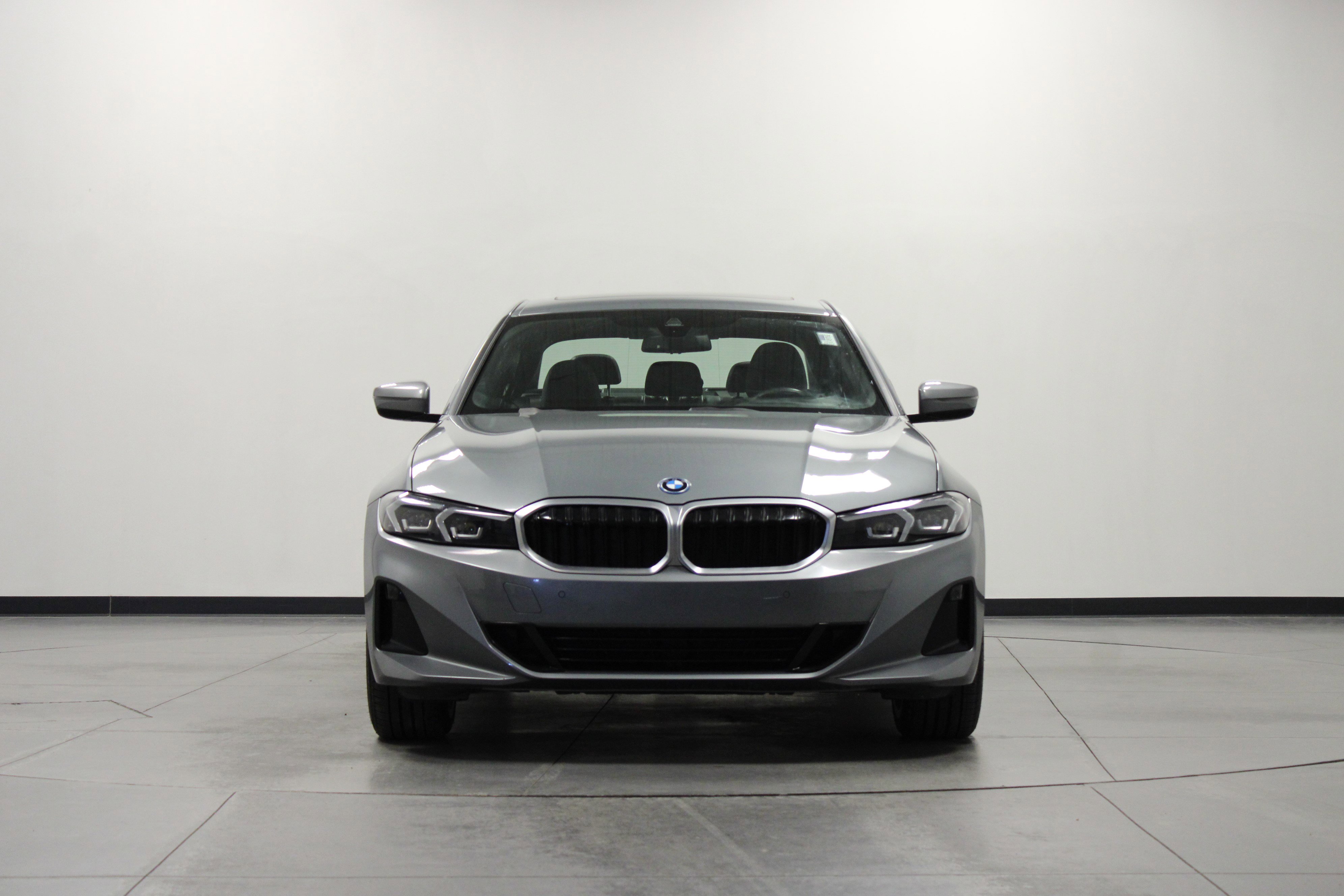 Used 2023 BMW 330e xDrive w/ Premium Package AWD/4WD image 9