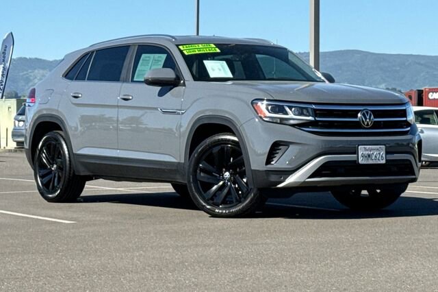 Certified 2023 Volkswagen Atlas Cross Sport SE w/ Black Wheel Package image 2