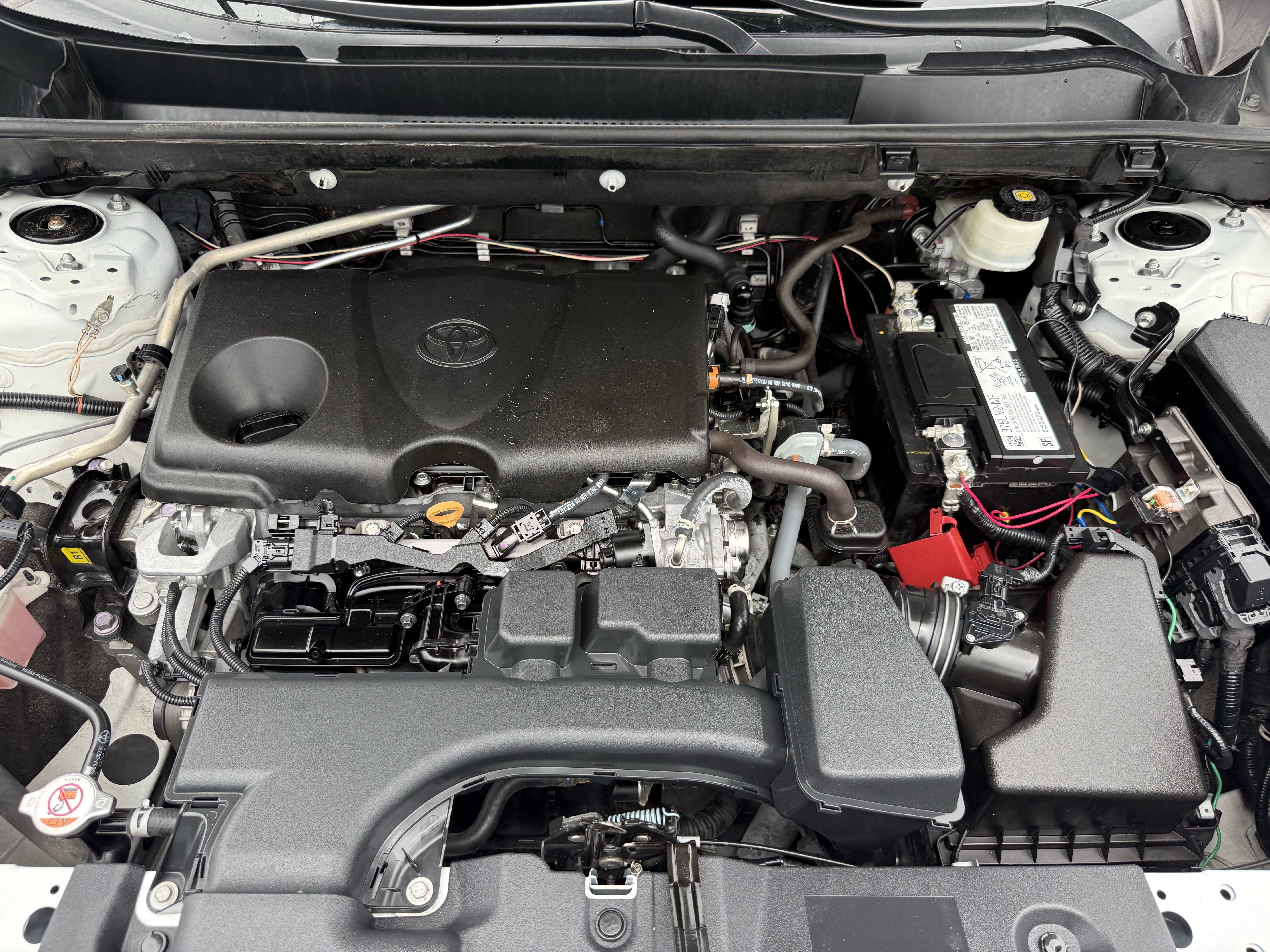 Used 2022 Toyota RAV4 LE FWD image 31