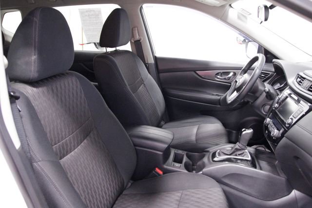 Used 2020 Nissan Rogue SV image 12