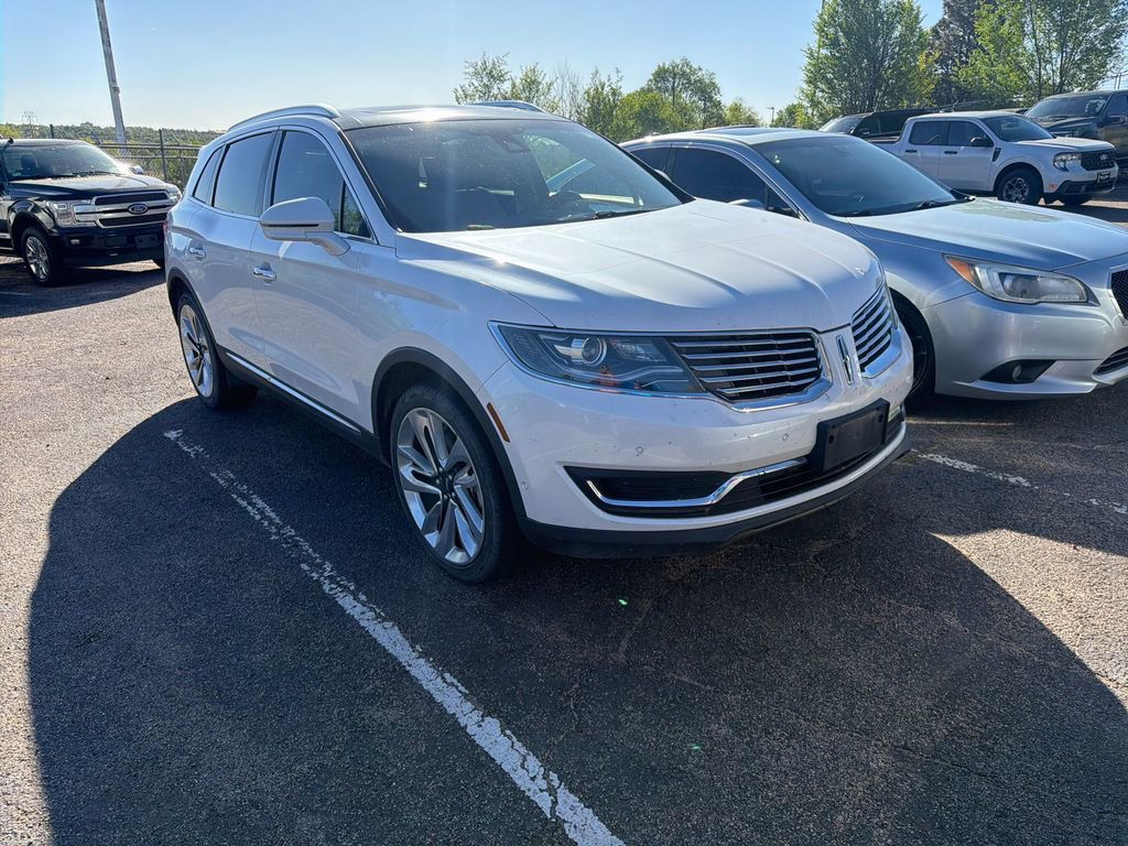 Used 2017 Lincoln MKX Reserve AWD/4WD image 3