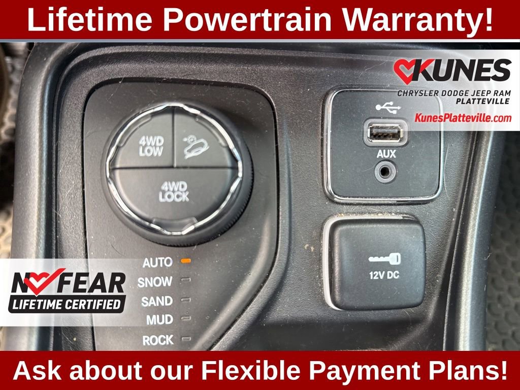 Used 2019 Jeep Compass Trailhawk w/ Cold Weather Group AWD/4WD image 21