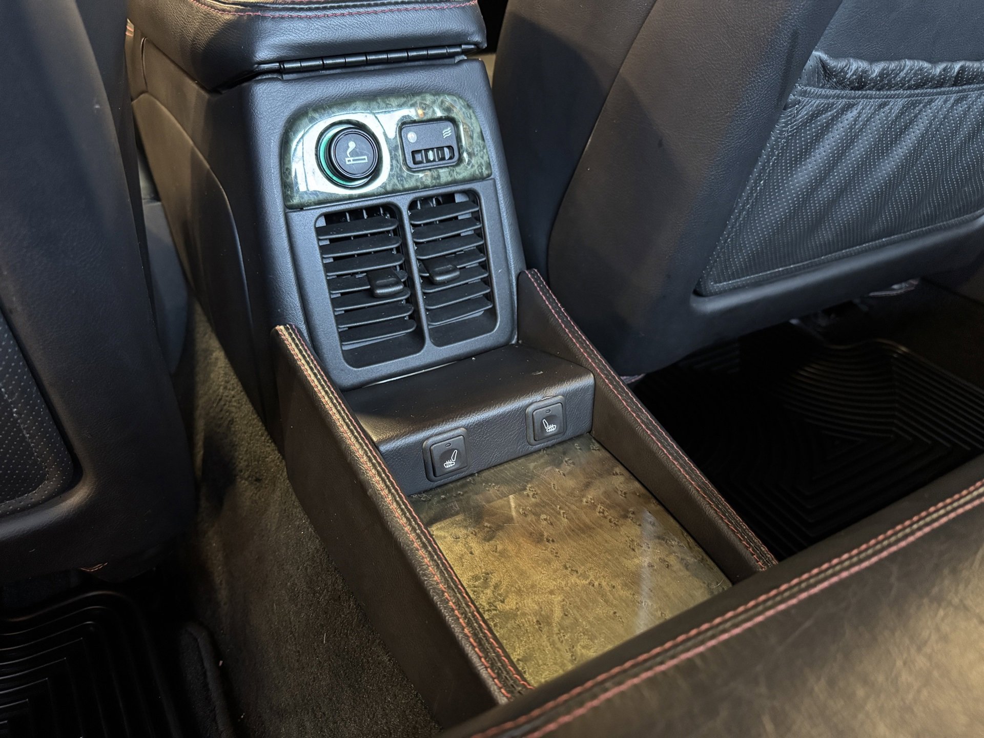 Used 2002 Jaguar XJ8 100 image 19