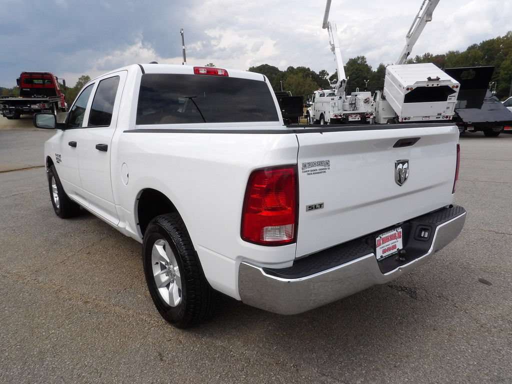 Used 2022 RAM 1500 Classic SLT RWD image 5