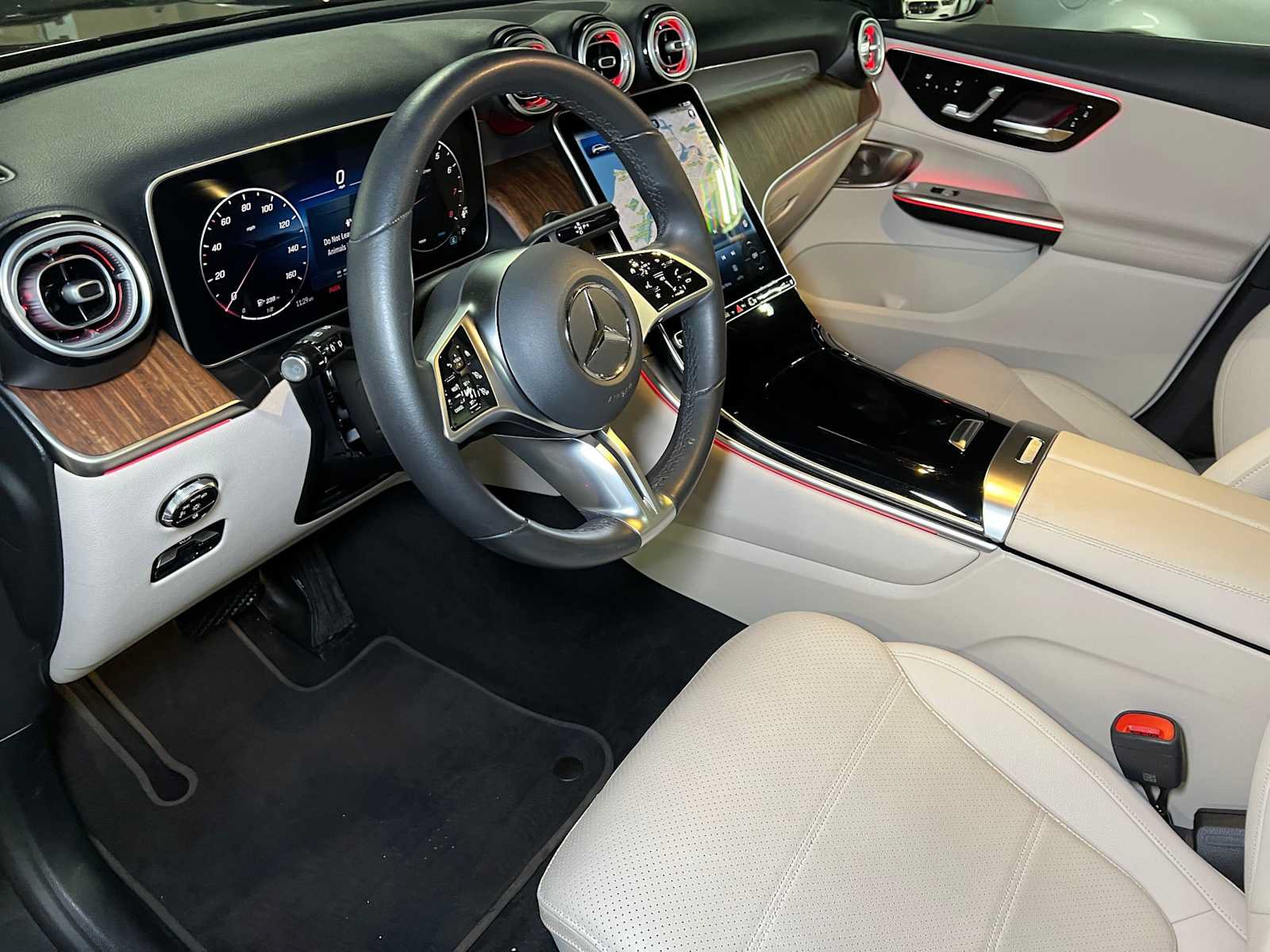 Used 2026 Mercedes-Benz GLC 300 4MATIC image 26