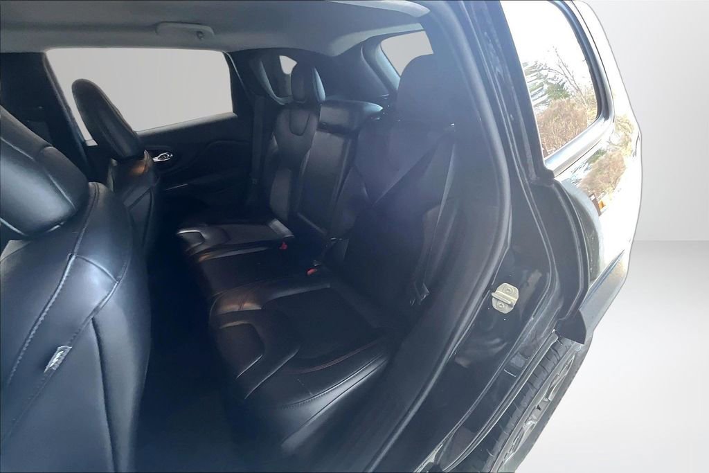 Used 2020 Jeep Cherokee Trailhawk w/ Comfort & Convenience Group image 22