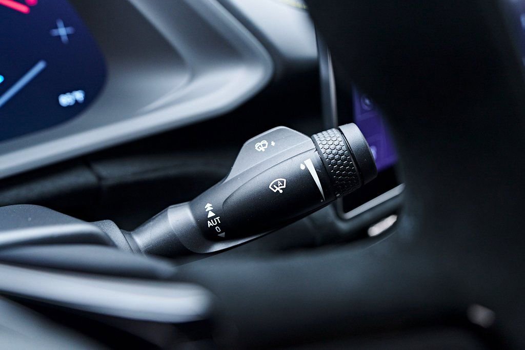 Used 2025 Lotus Emira RWD image 59