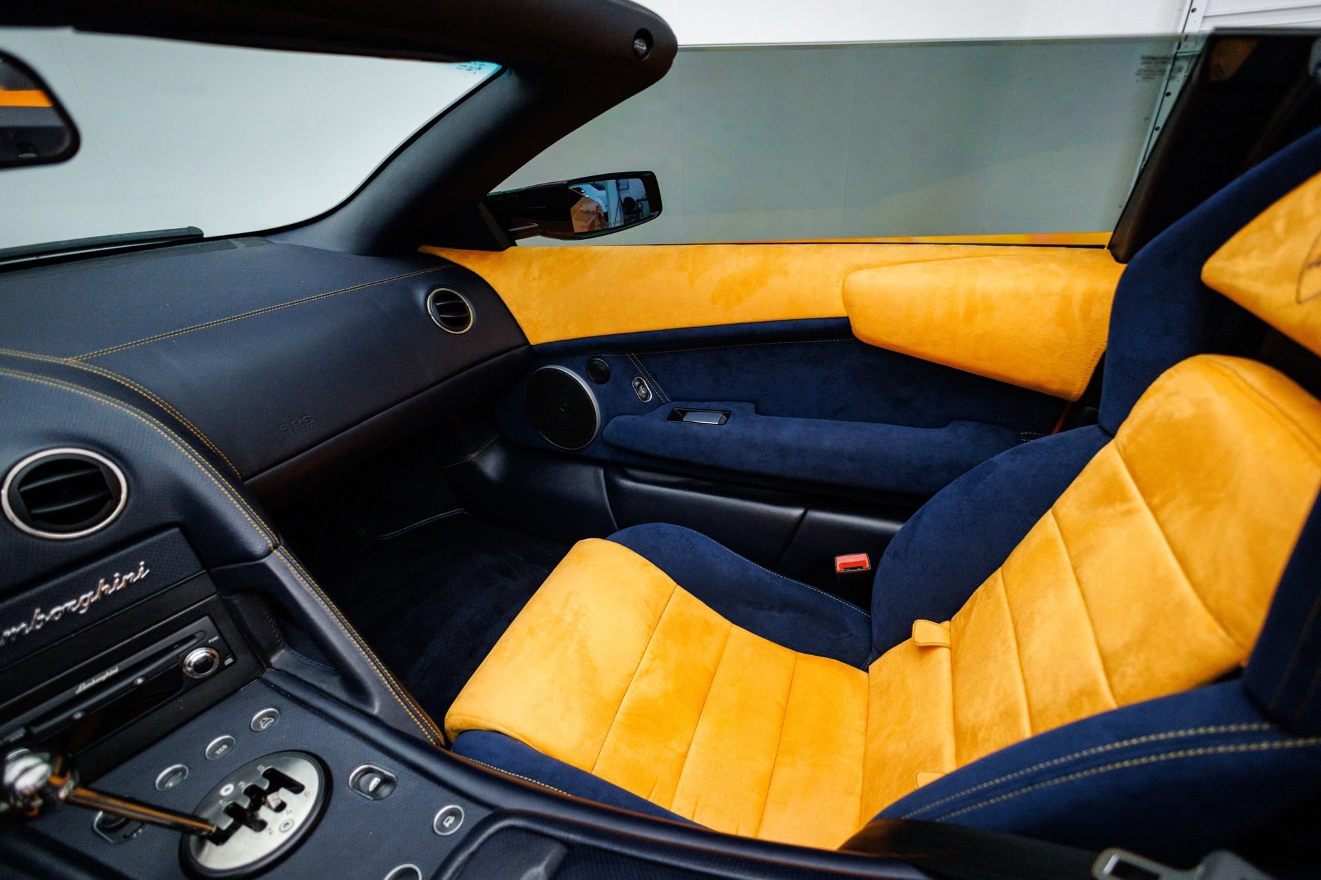Used 2005 Lamborghini Murcielago Roadster AWD/4WD image 31