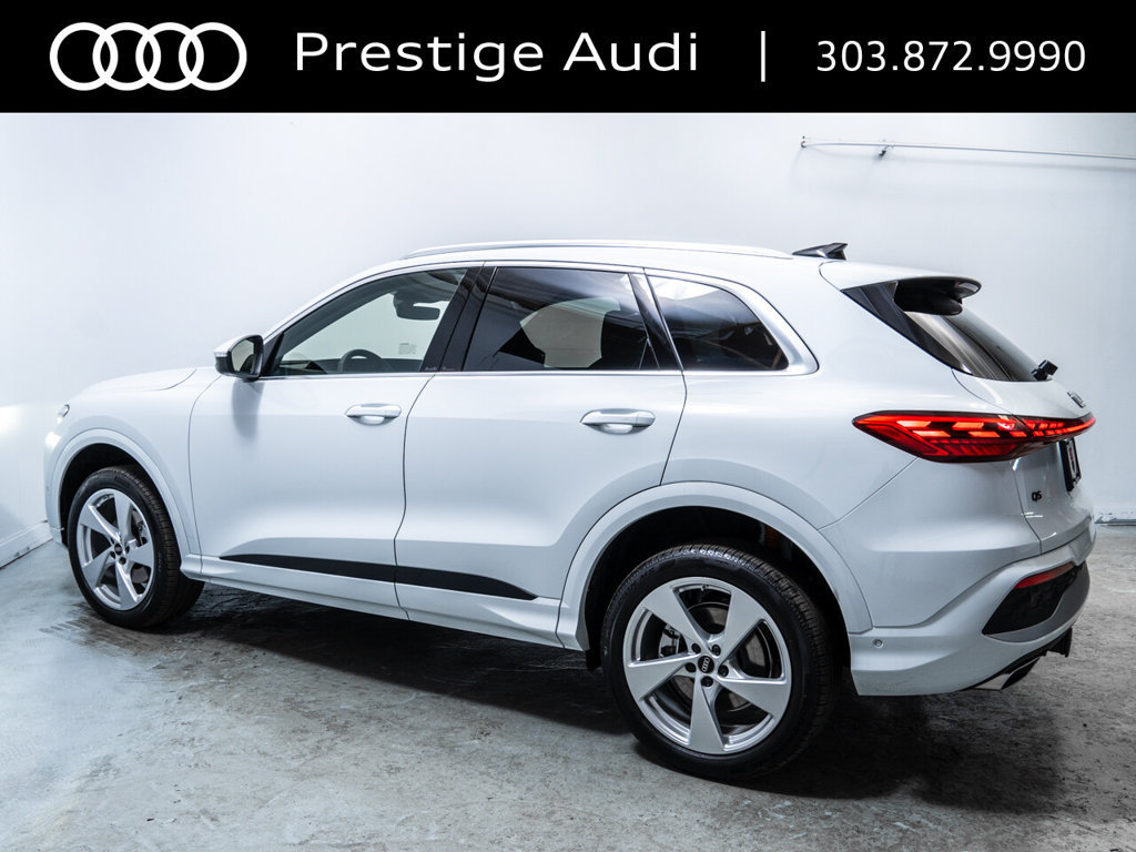 Used 2025 Audi Q5 Premium Plus w/ Premium Plus AWD/4WD image 3