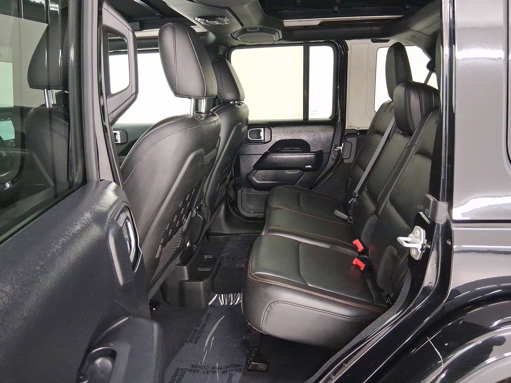 Used 2022 Jeep Wrangler Unlimited Rubicon w/ Xtreme Recon 35" Tire Package image 12