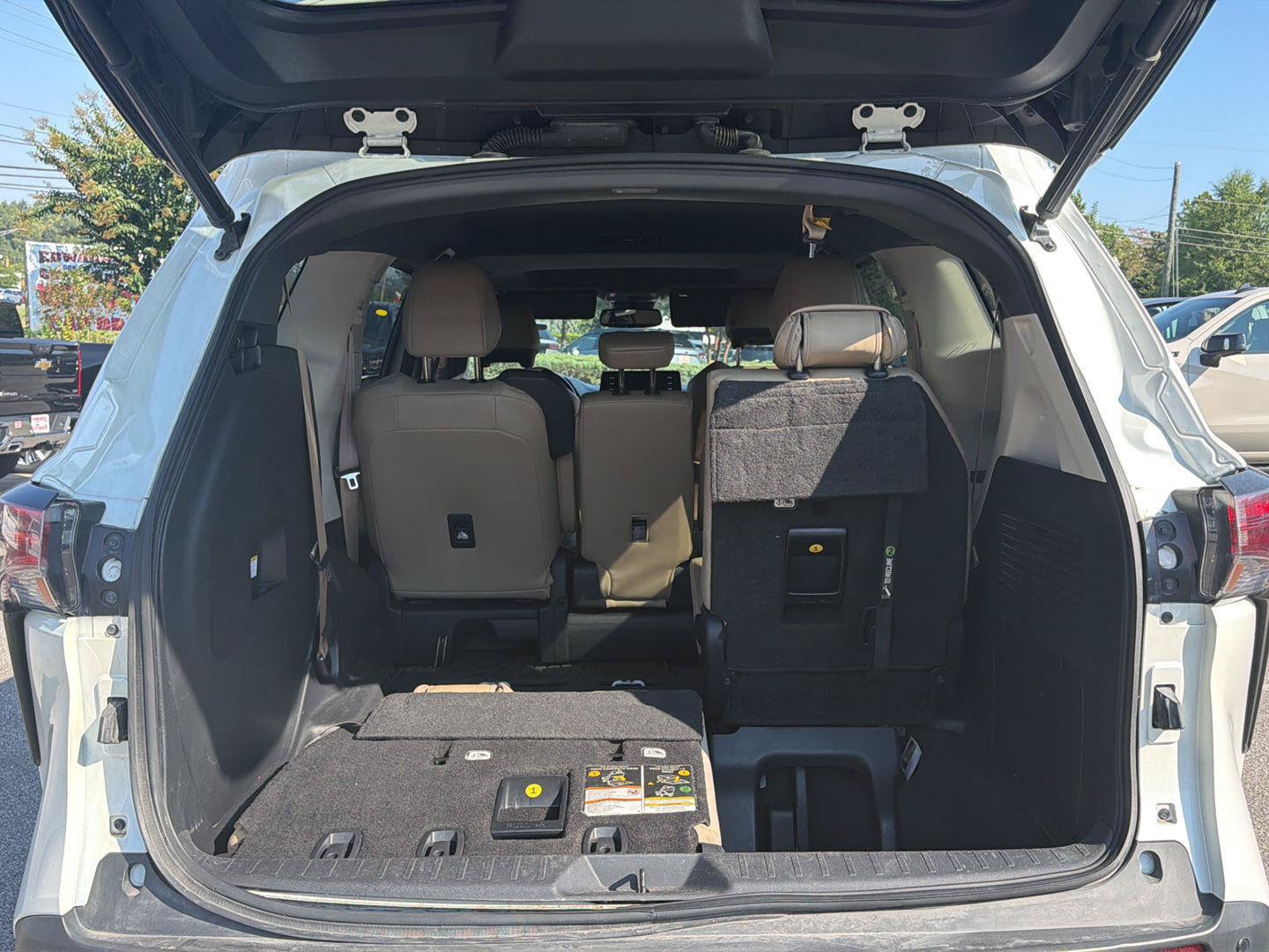 Used 2021 Toyota Sienna XLE w/ XLE Plus Package FWD image 19