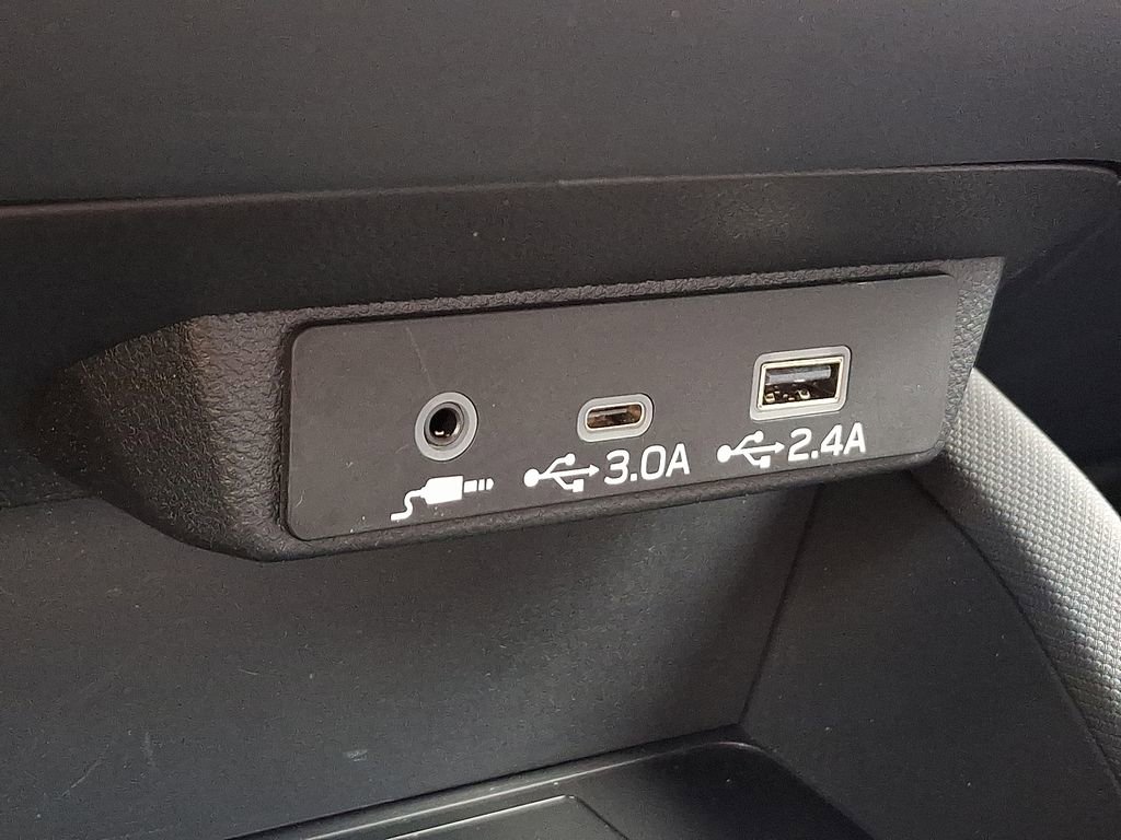 Used 2025 Subaru Forester Premium image 24