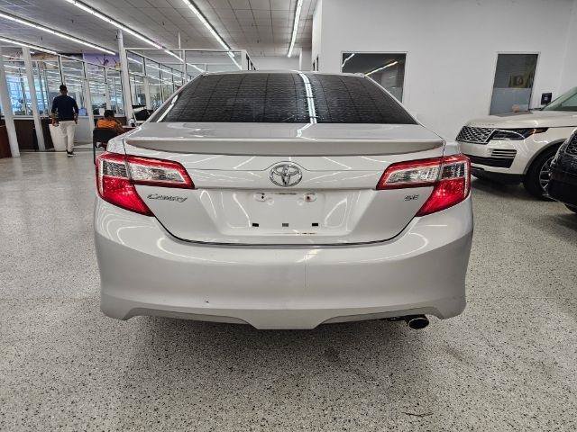 Used 2014 Toyota Camry SE FWD image 5