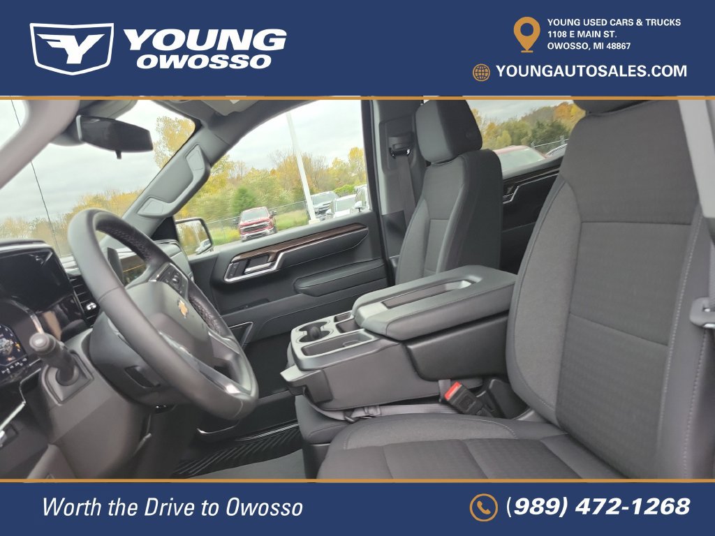 Used 2025 Chevrolet Silverado 1500 LT AWD/4WD image 13