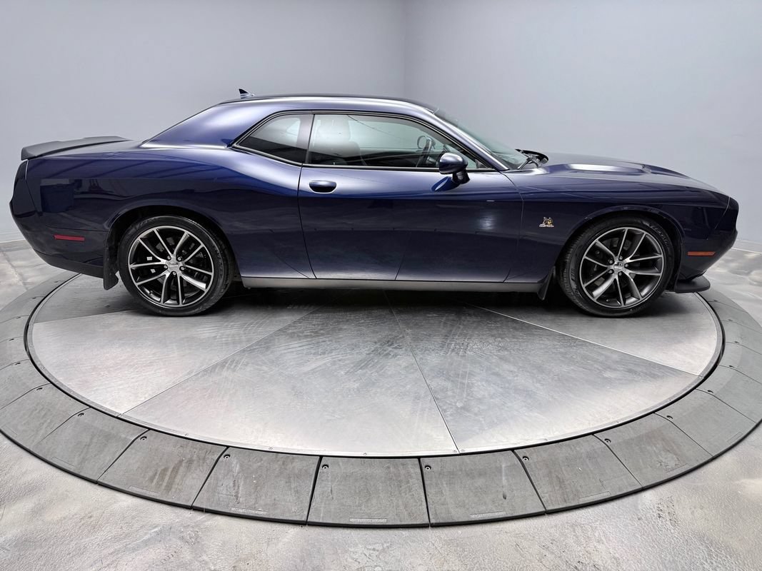 Used 2016 Dodge Challenger R/T Scat Pack RWD image 4