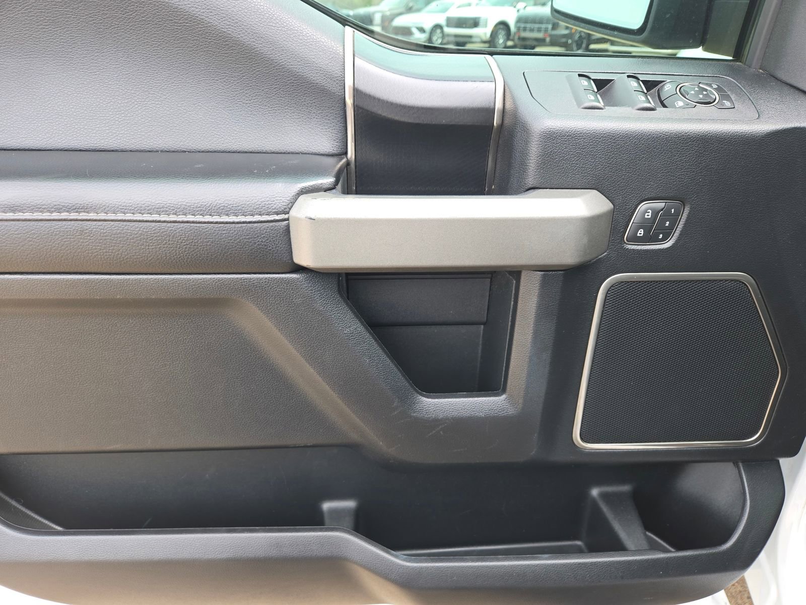 Used 2018 Ford F150 Raptor w/ Equipment Group 802A Luxury image 29