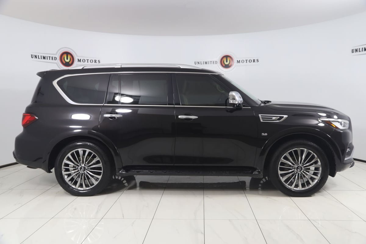 Used 2018 INFINITI QX80 4WD w/ Driver Assistance Package image 2
