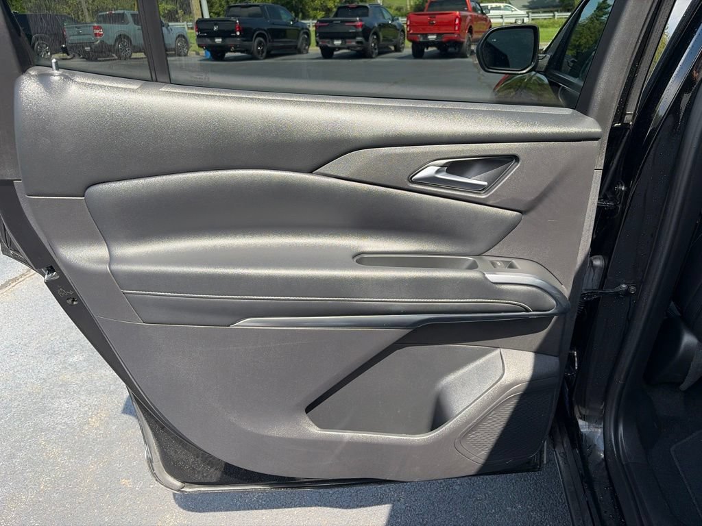 Used 2026 Chevrolet Traverse LT AWD/4WD image 31
