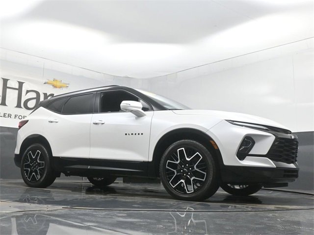 Used 2023 Chevrolet Blazer RS w/ Driver Confidence II Package image 2