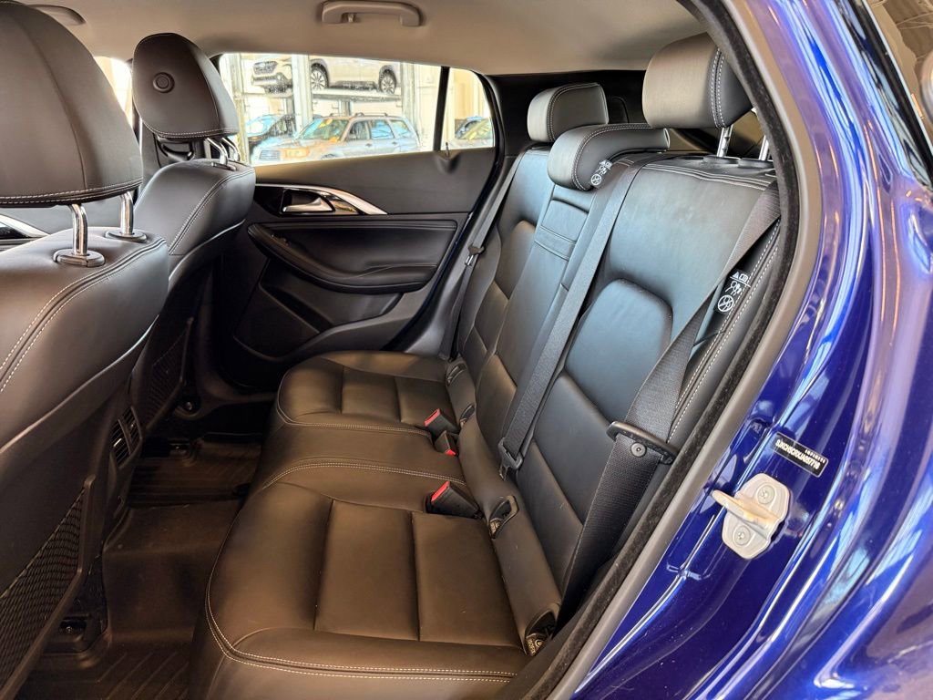 Used 2018 INFINITI QX30 Premium w/ Cargo Package image 10