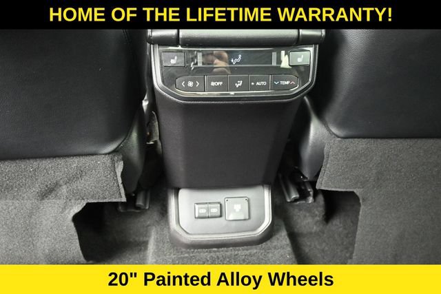 Used 2025 Toyota Highlander Platinum AWD/4WD image 35
