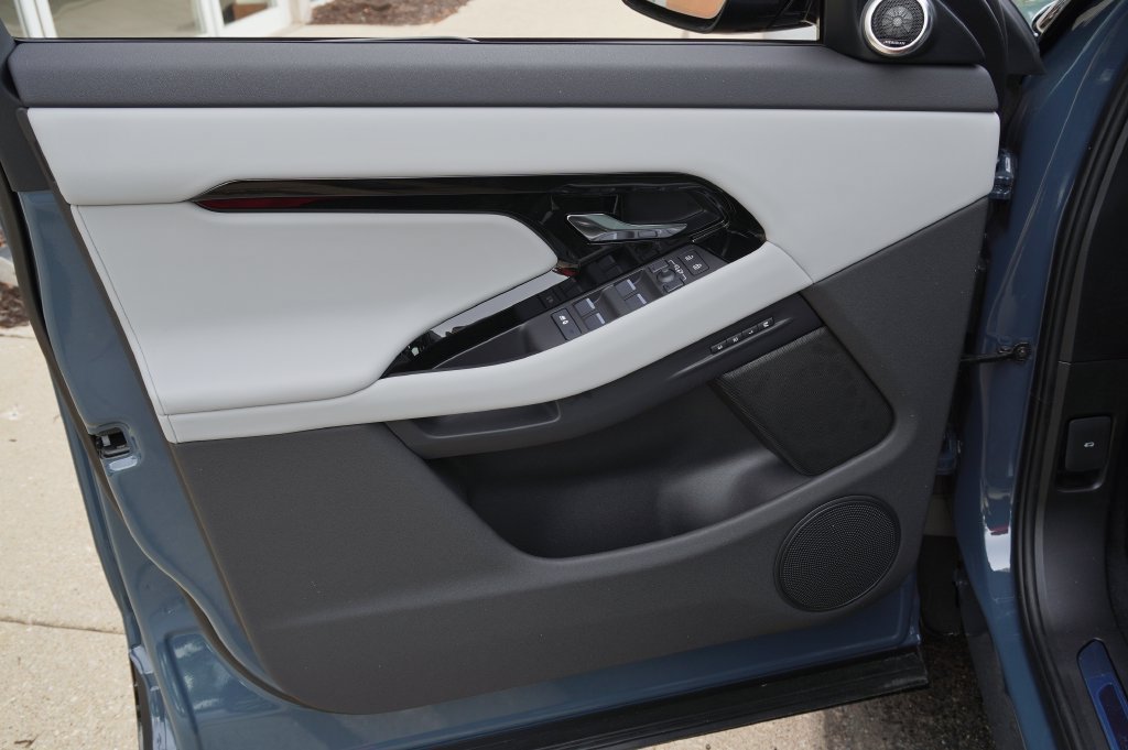 New 2026 Land Rover Range Rover Evoque Hoxton AWD/4WD image 10