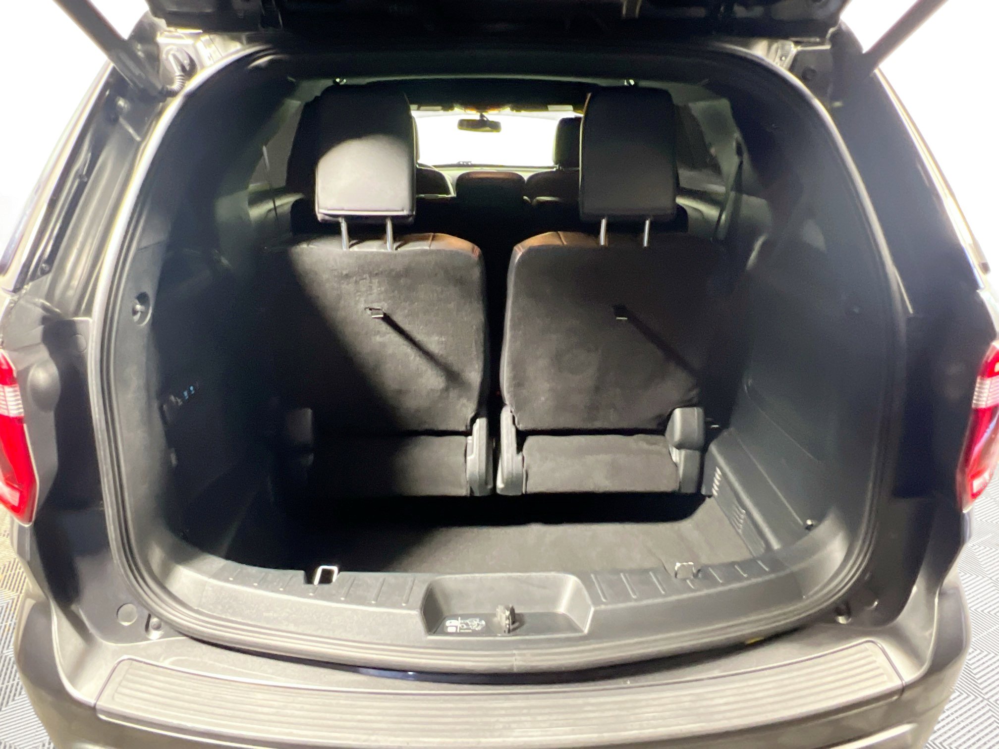 Used 2019 Ford Explorer Sport image 34