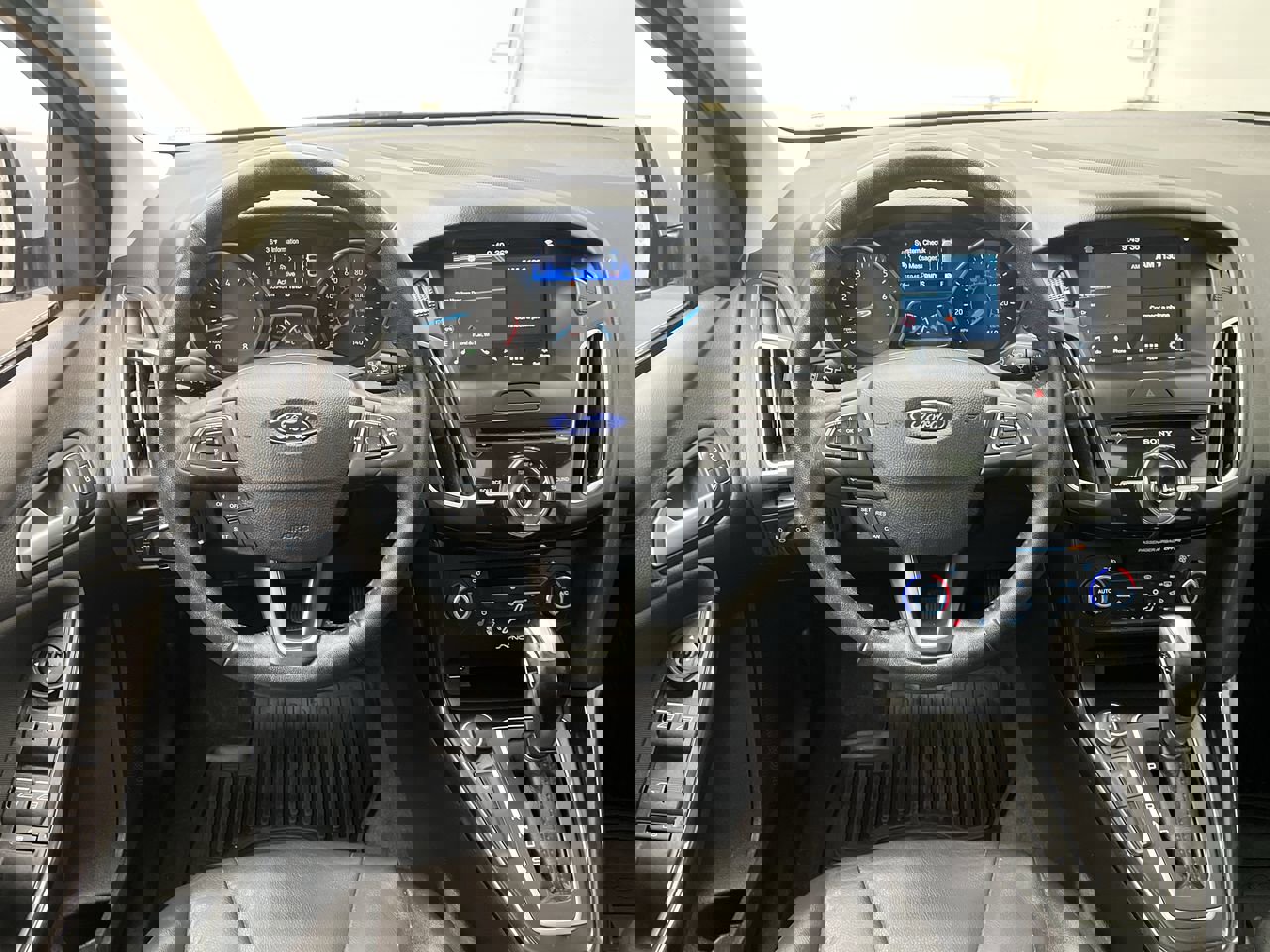 Used 2017 Ford Focus Titanium w/ Titanium Technology Package image 15