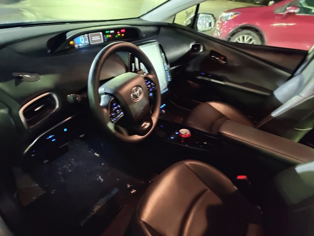 Used 2021 Toyota Prius Prime XLE FWD image 7