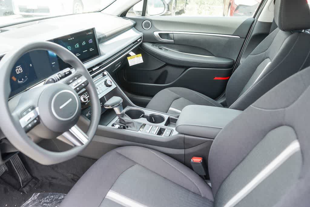 New 2026 Hyundai Sonata SE FWD image 17